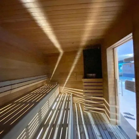 Apartment Hanza Tower Sunny 24 & Jacussi & Pool *