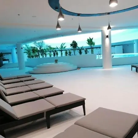 Hanza Tower Sunny 24 & Jacussi & Pool