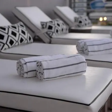 Apartment Hanza Tower Sunny 24 & Jacussi & Pool