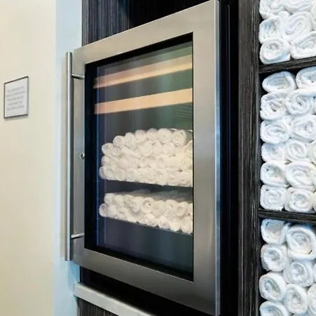 Apartment Hanza Tower Sunny 24 & Jacussi & Pool *