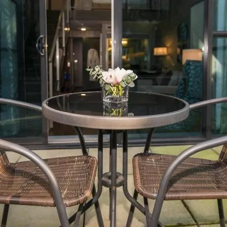 Hanza Tower Sunny 24 & Jacussi & Pool Apartment *