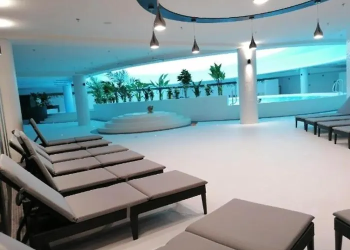 Hanza Tower Sunny 24 & Jacussi & Pool