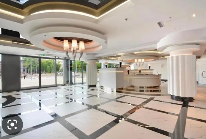 Hanza Tower Sunny 24 & Jacussi & Pool Lejlighed