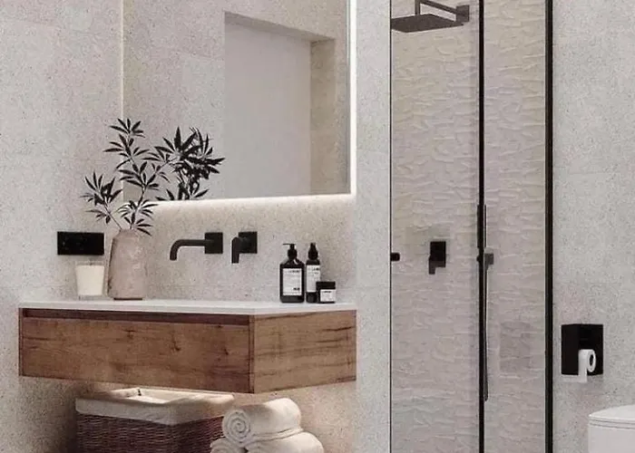 Hanza Tower Sunny 24 & Jacussi & Pool Apartament